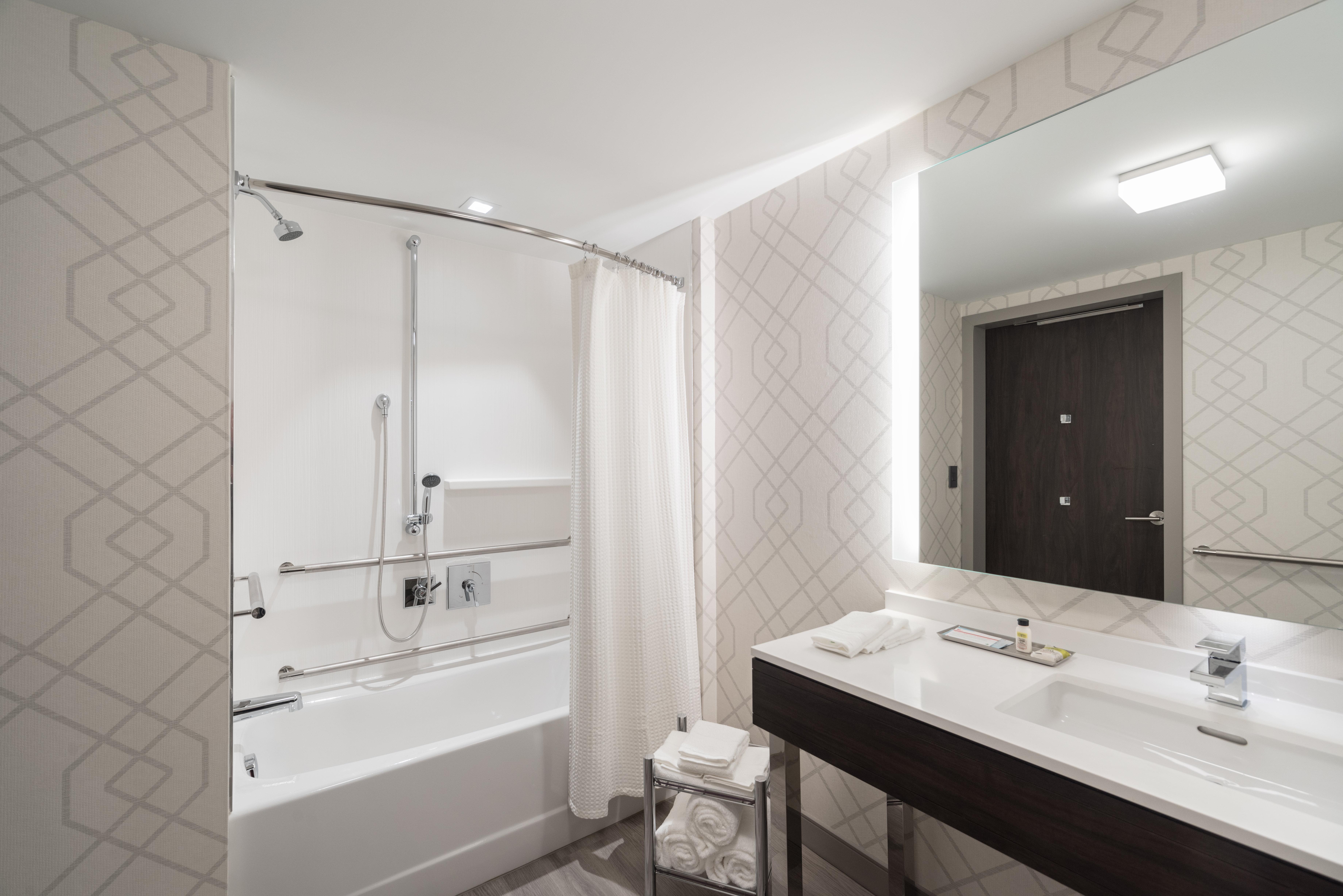 Holiday Inn Boston Logan Airport - Chelsea By Ihg Ngoại thất bức ảnh