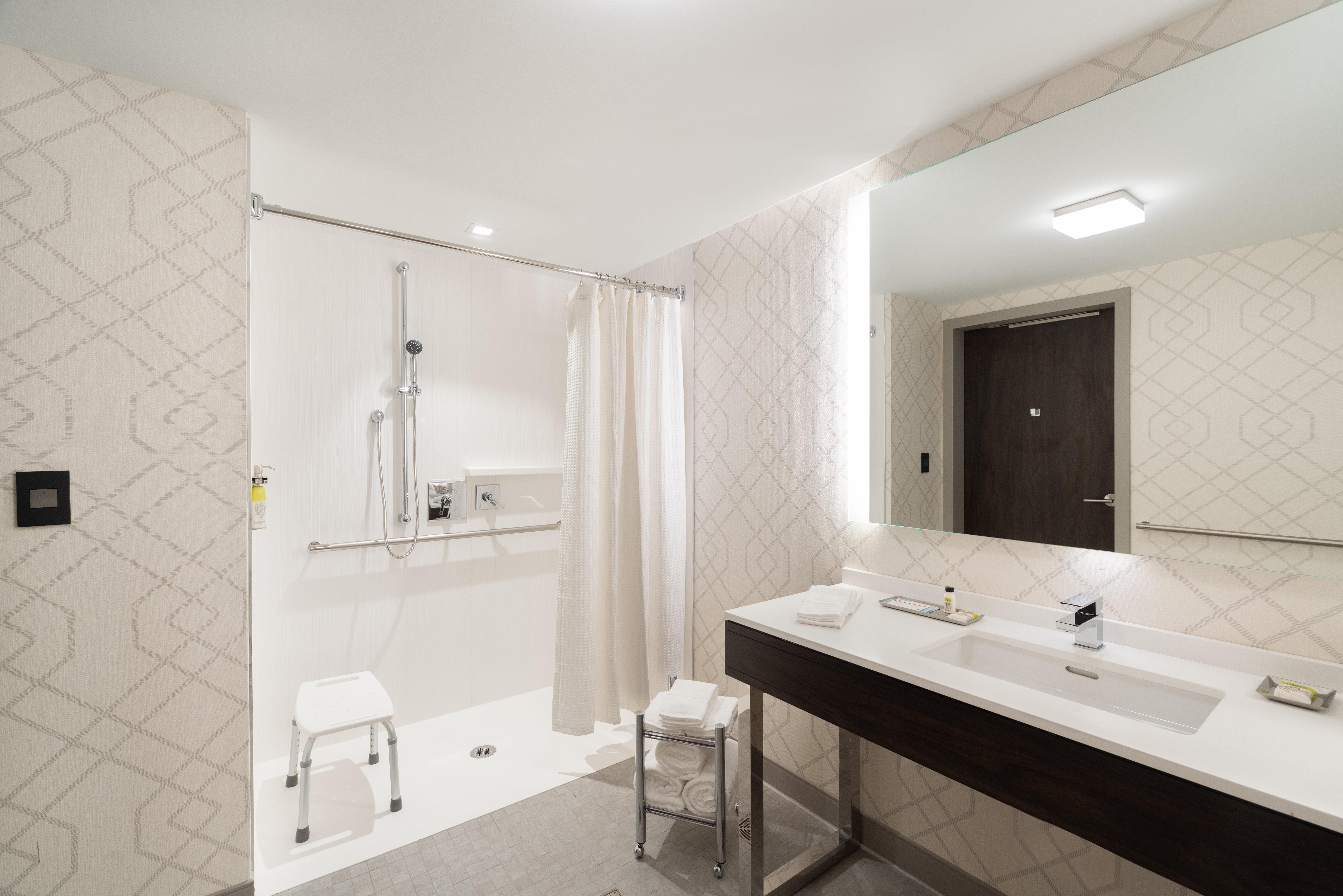 Holiday Inn Boston Logan Airport - Chelsea By Ihg Ngoại thất bức ảnh